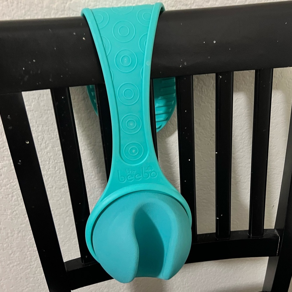 Hands free bottle holder